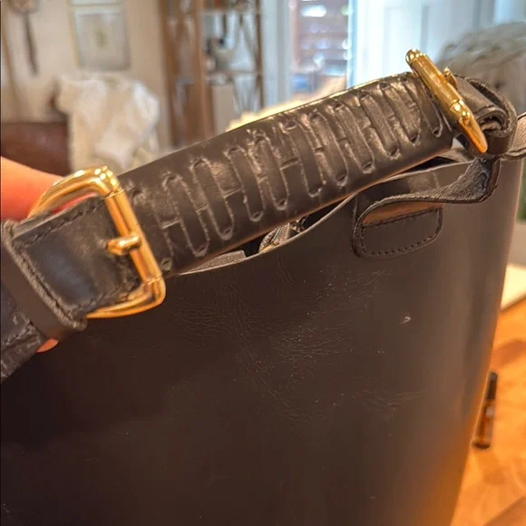 Zara Black Leather Tote Bag with Structured Design - Picture 4 of 6